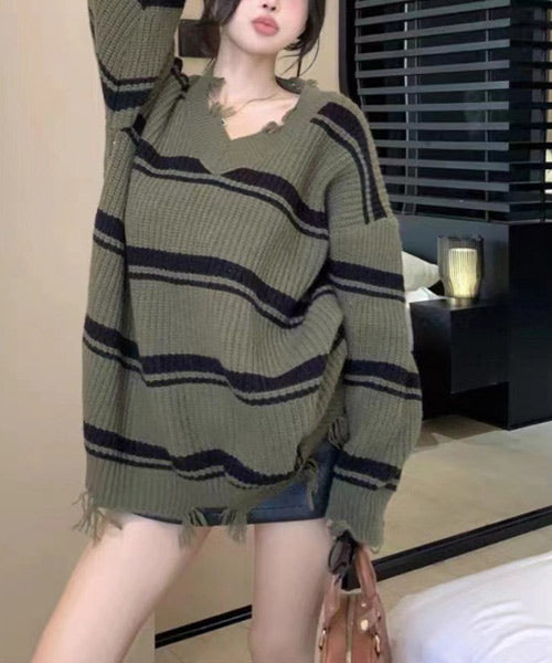 ダメージ加工Vネックボーダー柄ニット / 15335