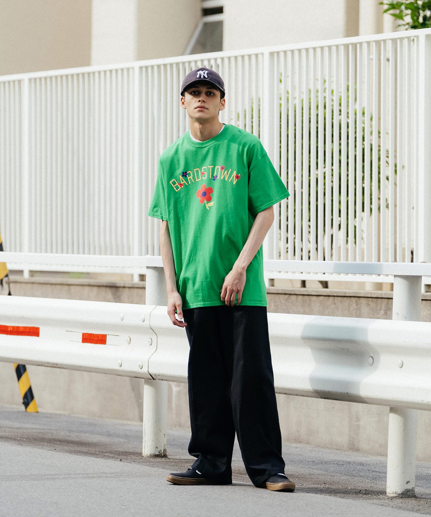フラワープリントTシャツ