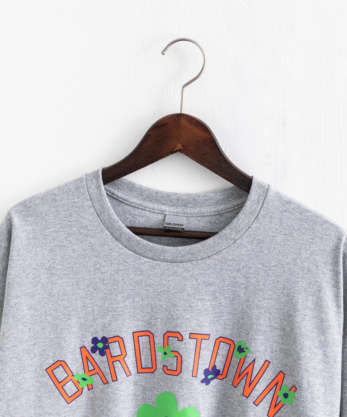 フラワープリントTシャツ