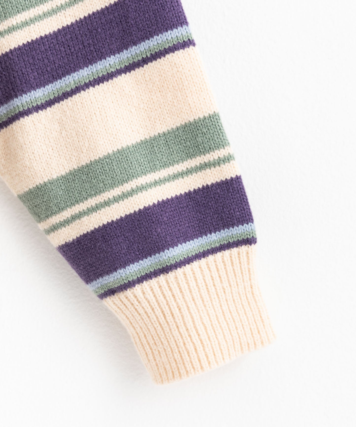 ロゴ刺繍ボーダーニット