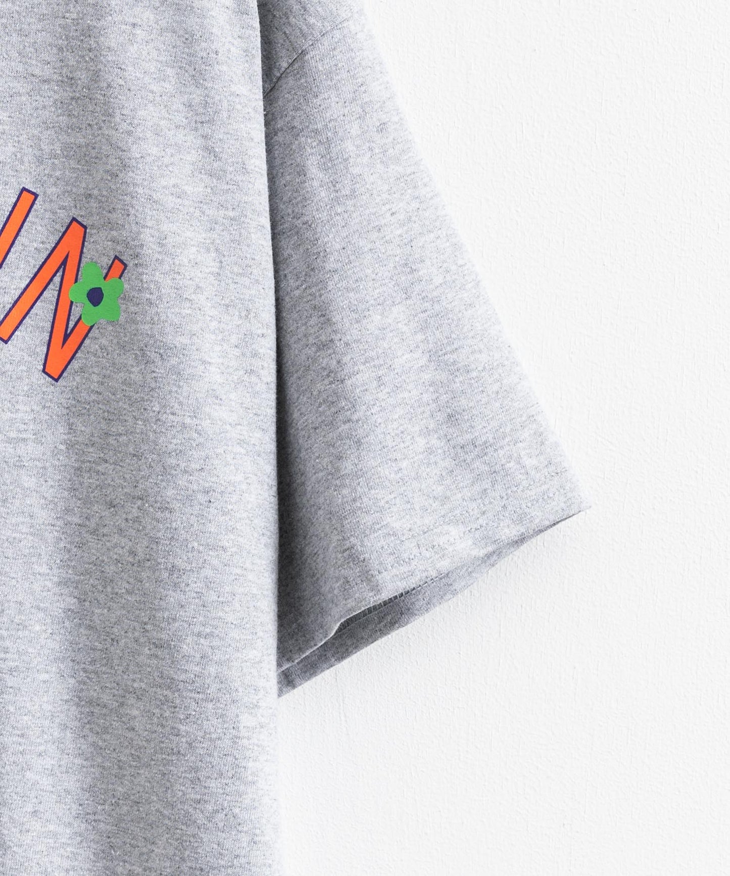 フラワープリントTシャツ