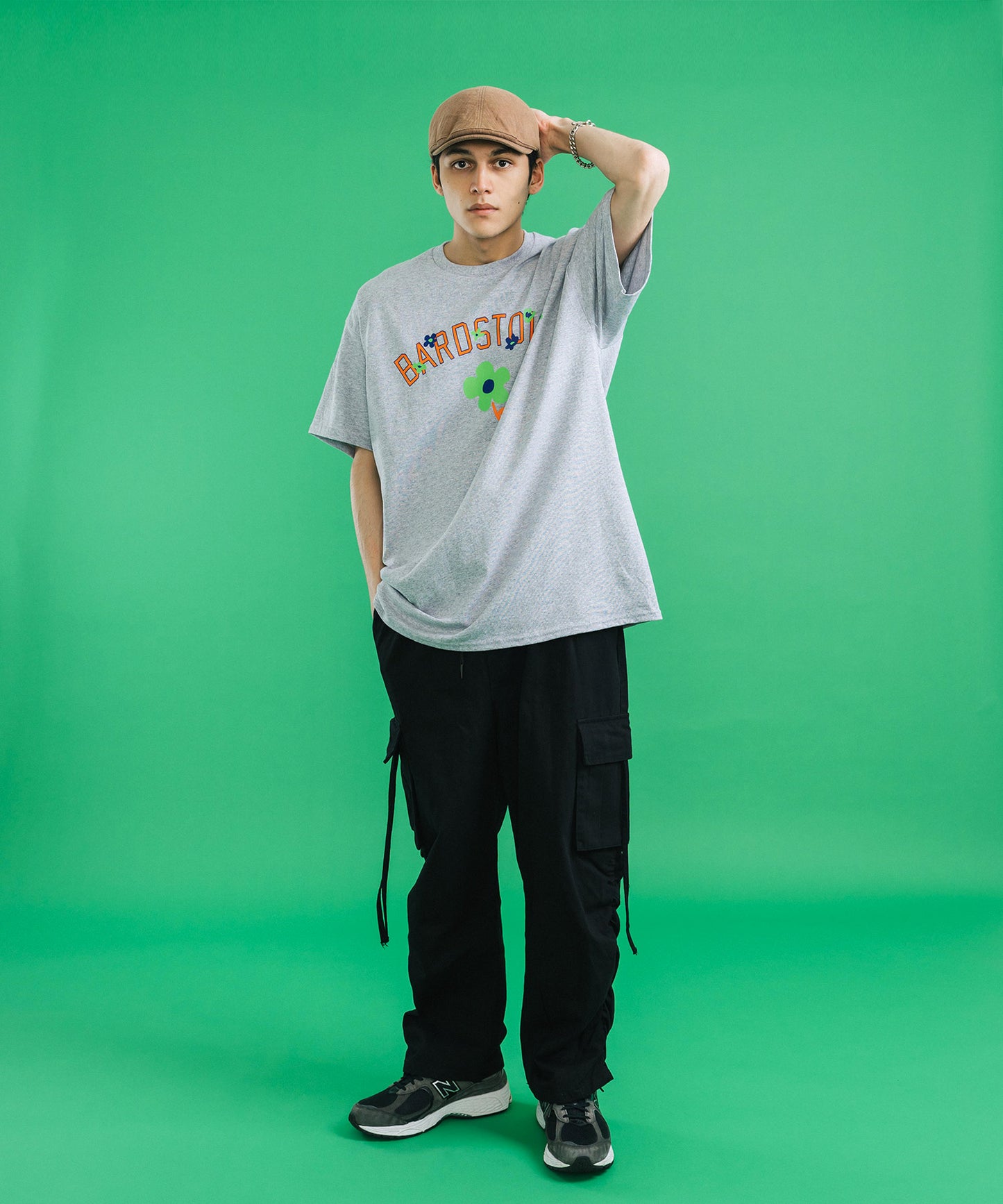 フラワープリントTシャツ
