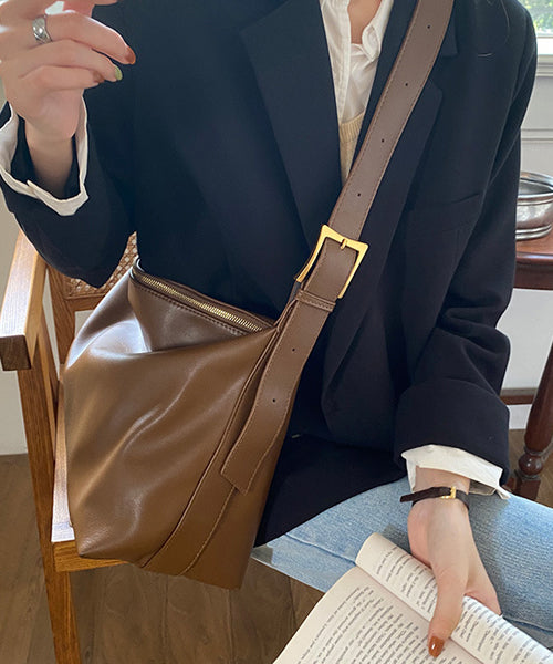 フェイクレザーショルダーバッグ / 15755