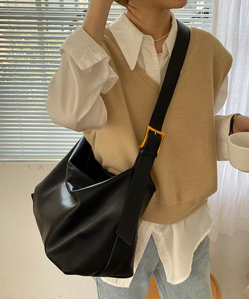 フェイクレザーショルダーバッグ / 15755