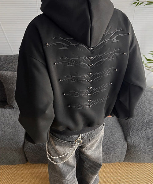 スタッズ付きバック刺繍スウェットパーカー / 16331